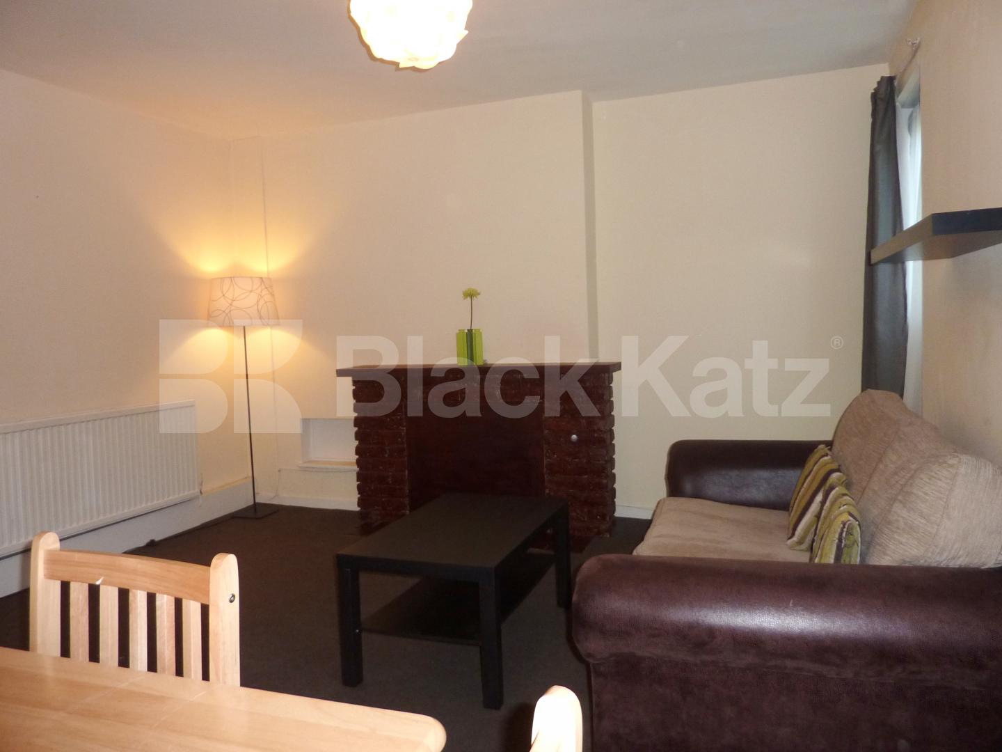 			LARGE 3/4 BED MINUTES TO BAYSWATER! , 3 Bedroom, 1 bath, 1 reception Flat			 Harrow Road , ROYAL OAK / LITTLE VENICE